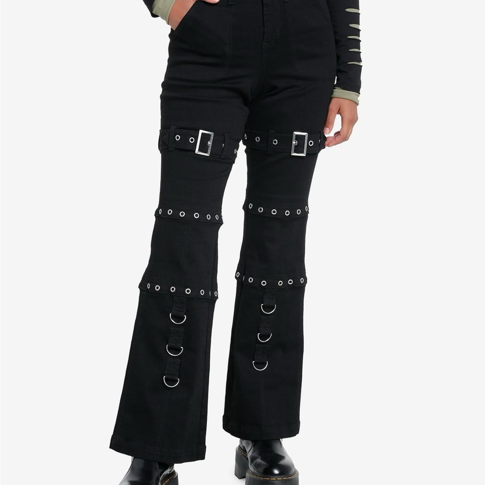 Hot Topic Black Buckle Grommet Low Rise Flare Jeans Juniors 3 Black Goth Grunge